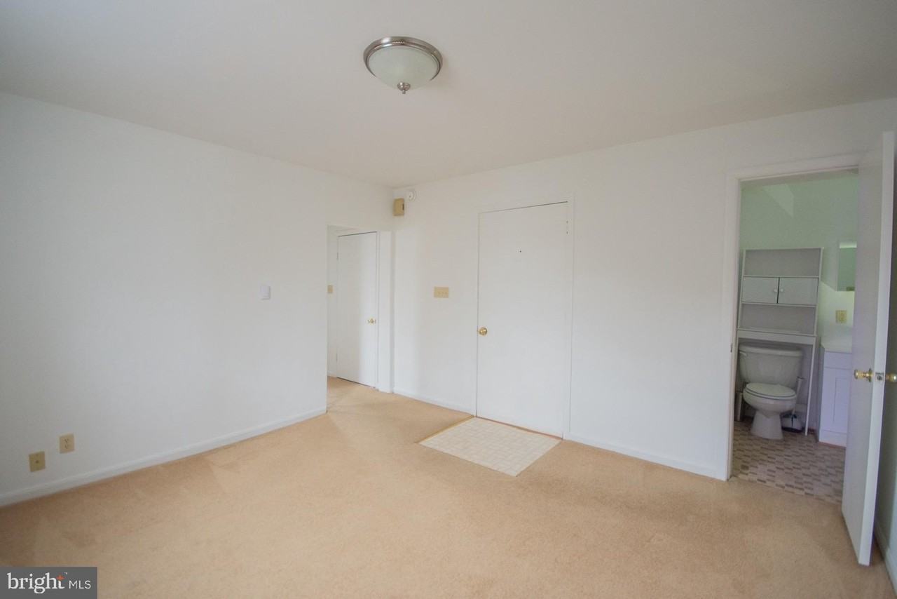 203 W John St Apt 1 - Photo 7 of 19