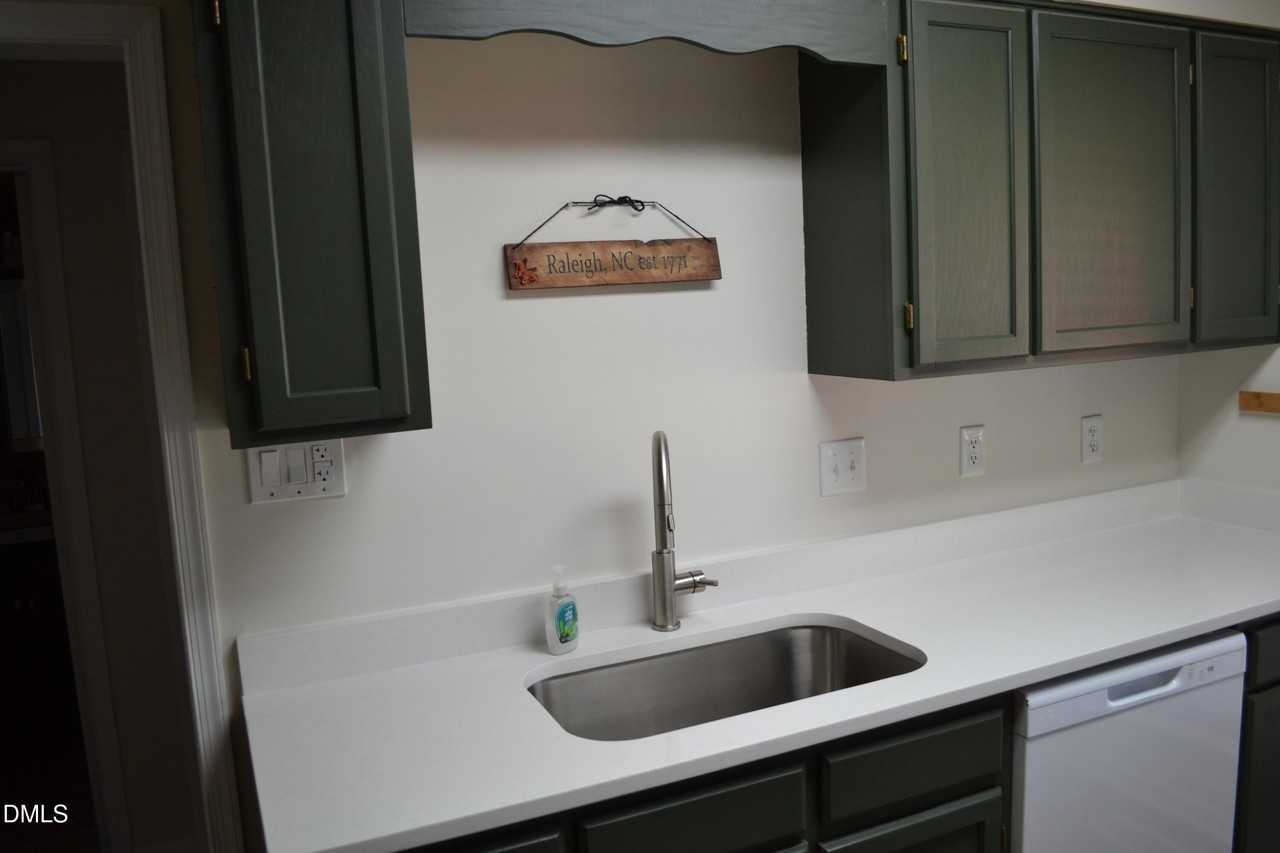 4018 The Oaks Dr - Photo 7 of 34