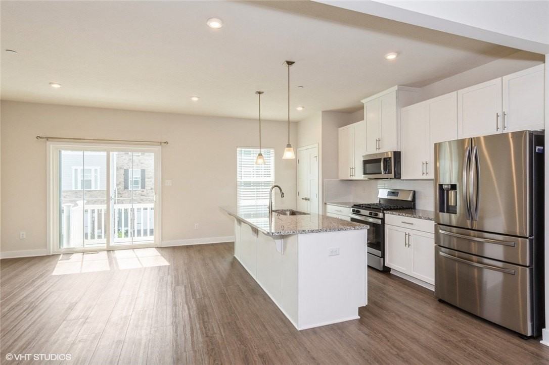 4806 Spruce Rd - Photo 3 of 49