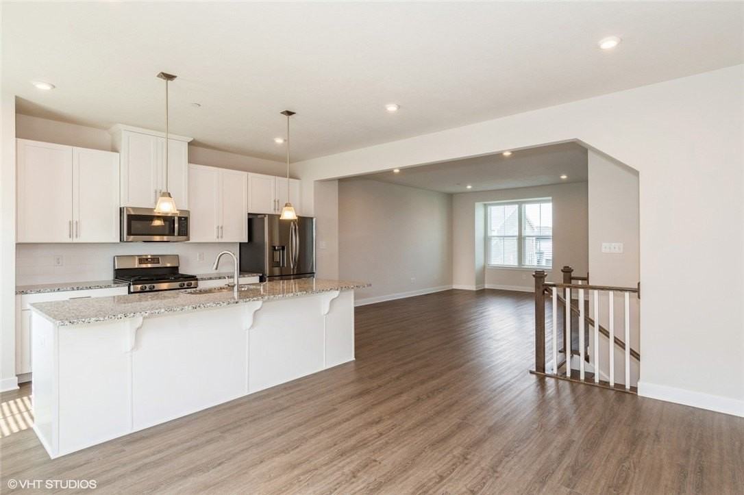 4806 Spruce Rd - Photo 5 of 49