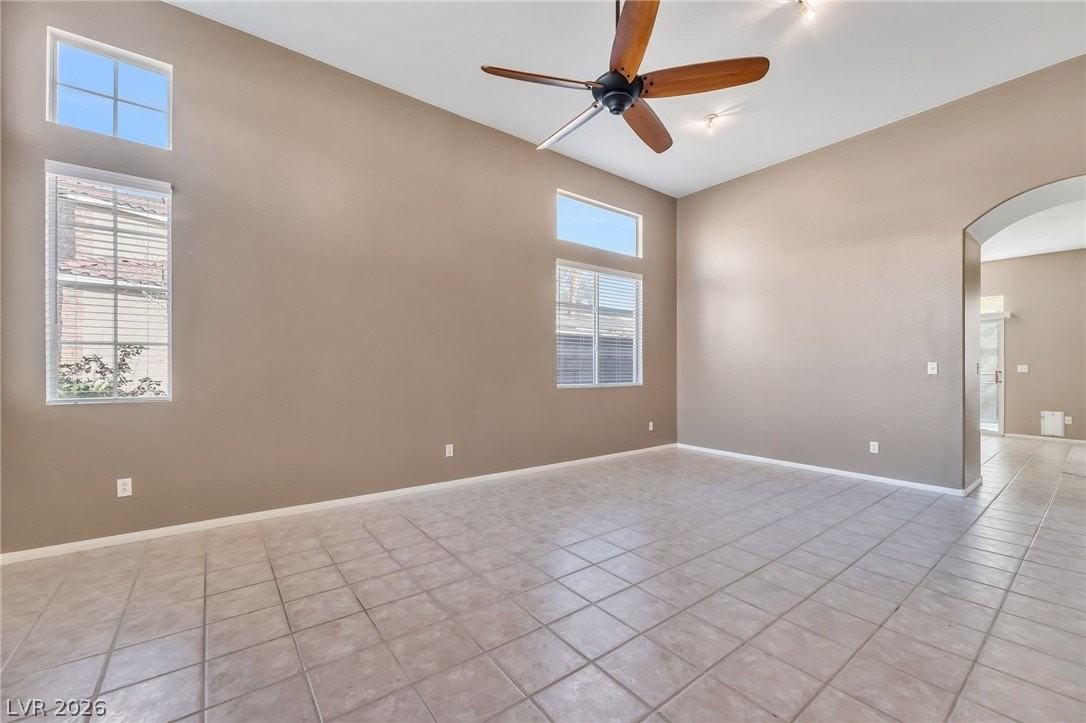 9324 Heatwave St - Photo 4 of 30