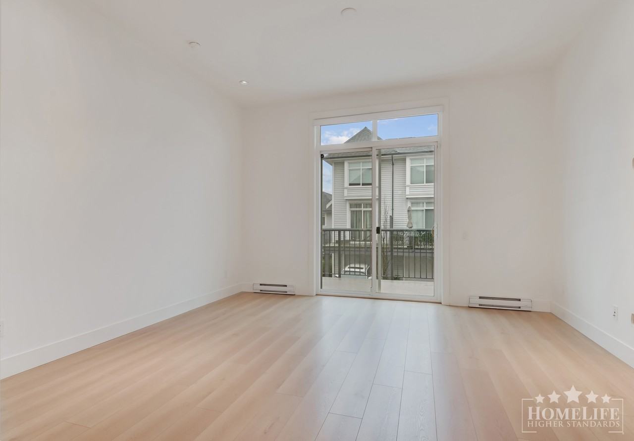 2838 Livingstone Ave - Photo 4 of 17