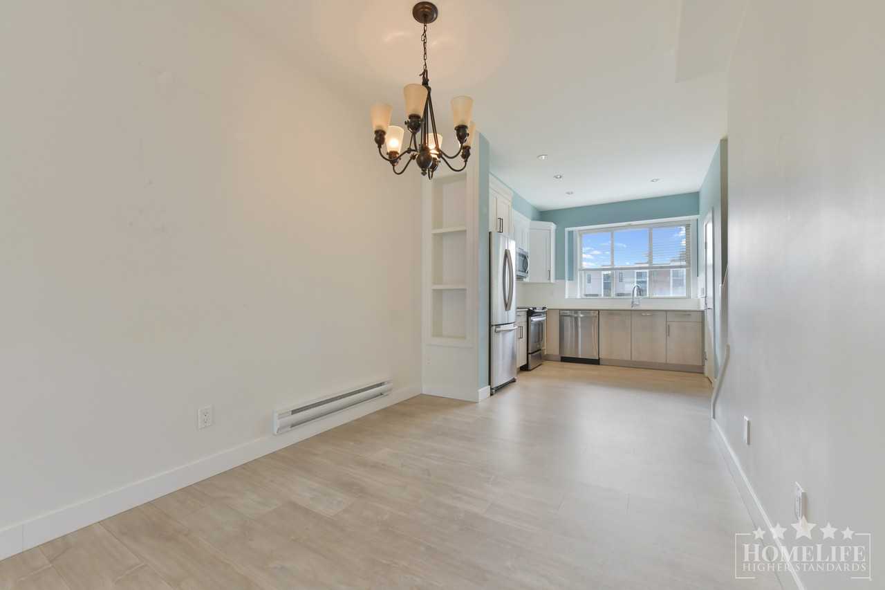 1708 King George Blvd - Photo 7 of 17