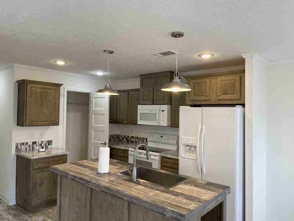 13122 Grape Ave - Photo 4 of 33