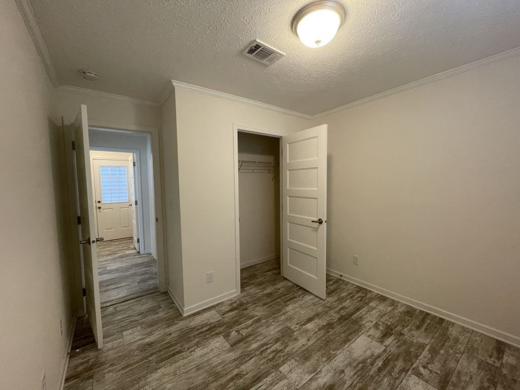 13122 Grape Ave - Photo 7 of 33