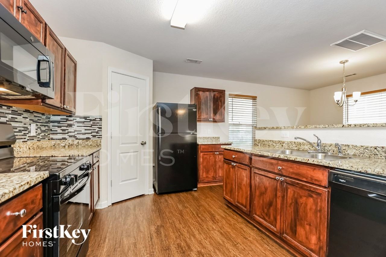 209 Kirkside Dr - Photo 6 of 16