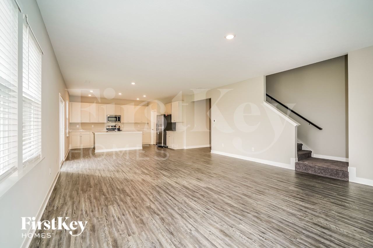 2332 S Carlota Dr - Photo 3 of 15