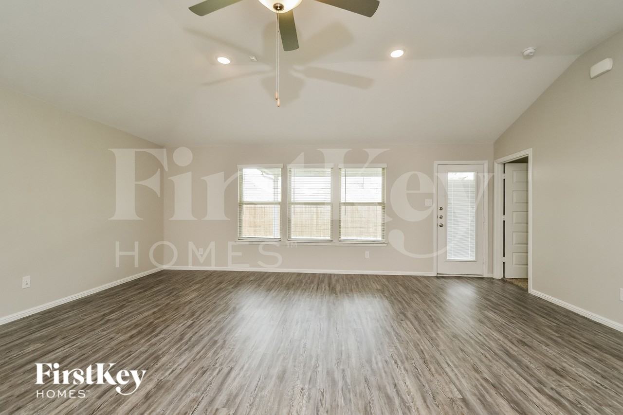 6217 Painswick Dr - Photo 3 of 15