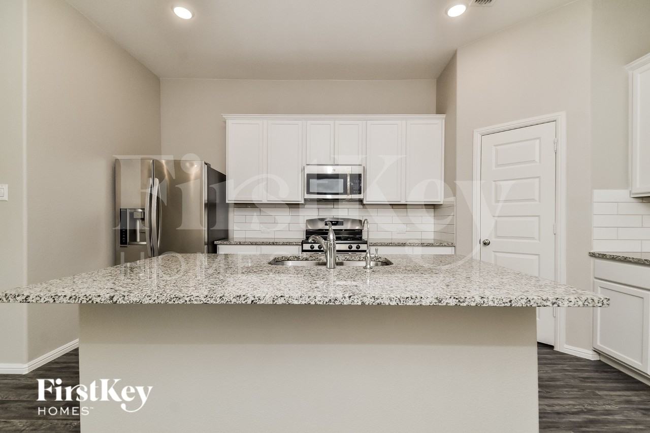 6217 Painswick Dr - Photo 7 of 15