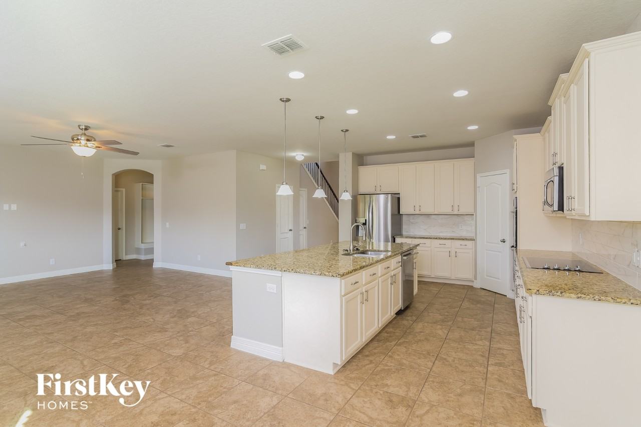 3120 Half Moon Dr - Photo 4 of 15