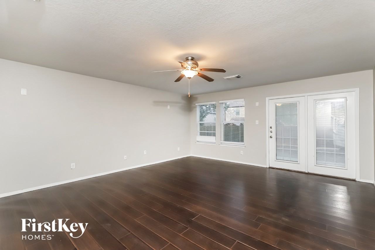 11019 Forest Shower - Photo 2 of 15