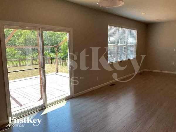 2815 Preston Woods Trl - Photo 2 of 11