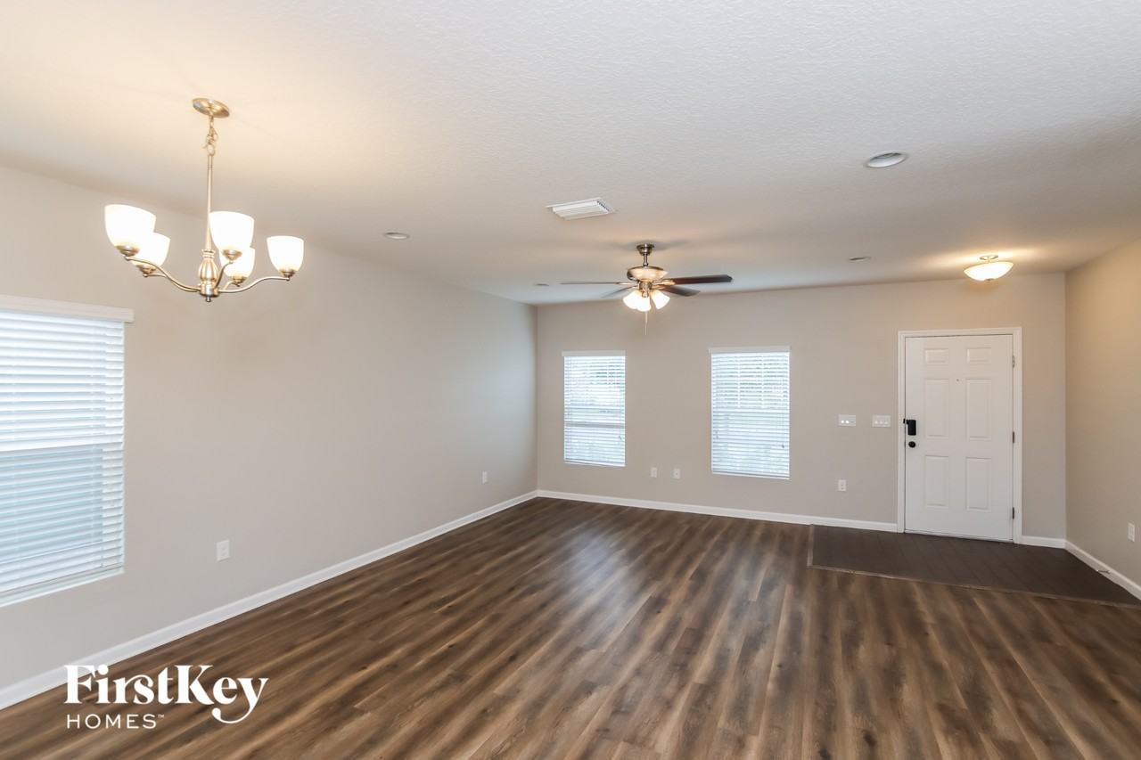 1224 Dillard Dr Se - Photo 4 of 15