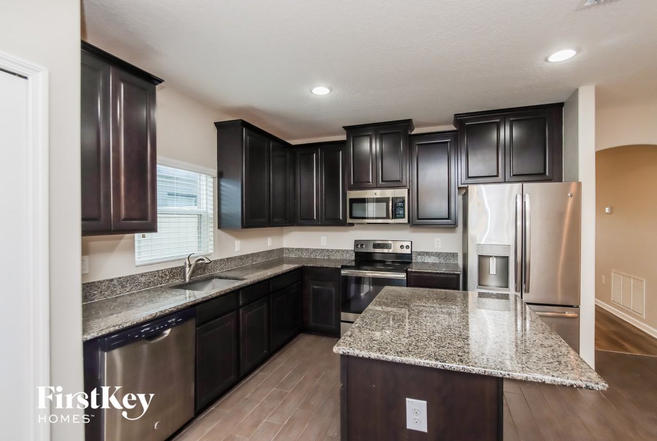 1224 Dillard Dr Se - Photo 5 of 15