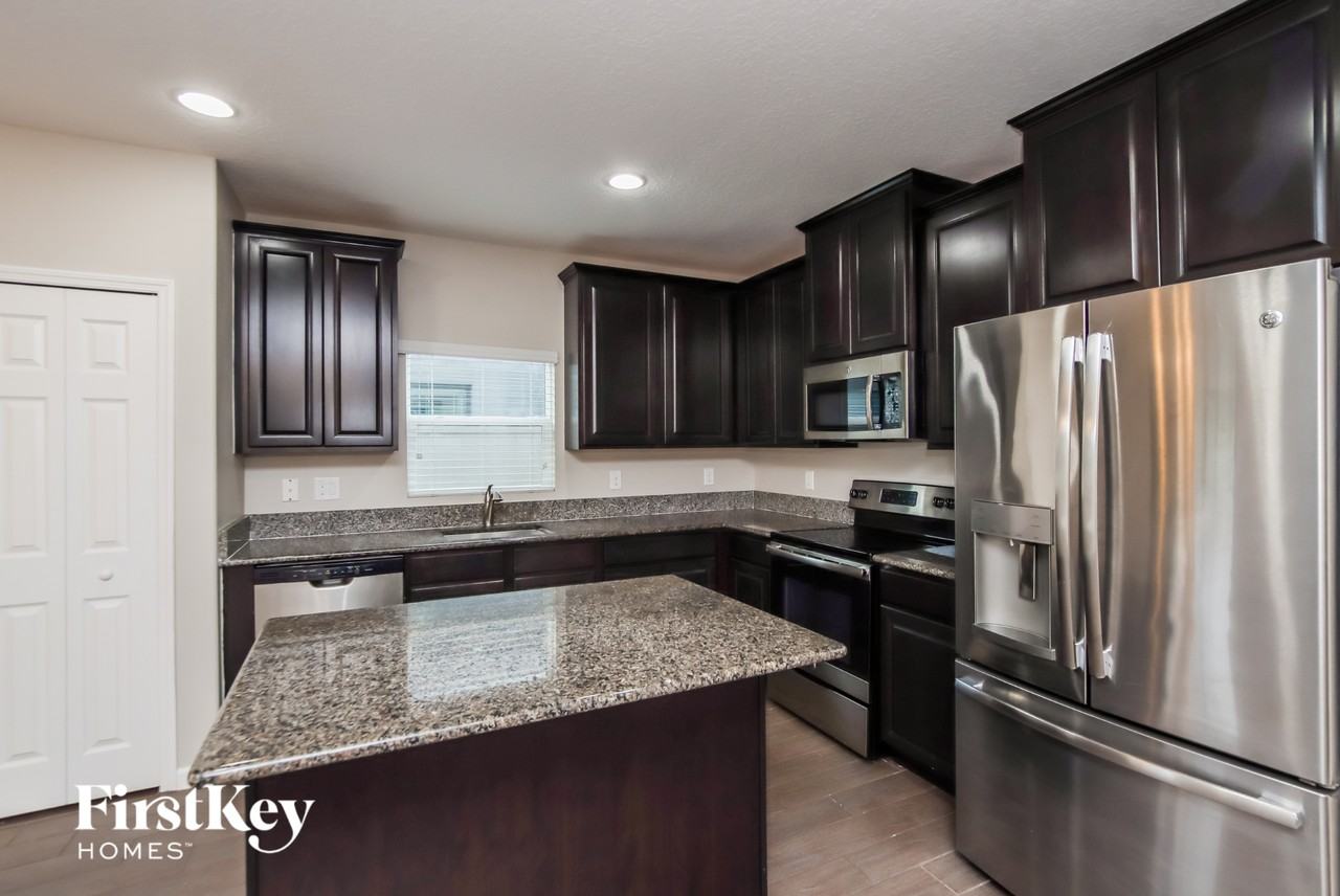 1224 Dillard Dr Se - Photo 6 of 15