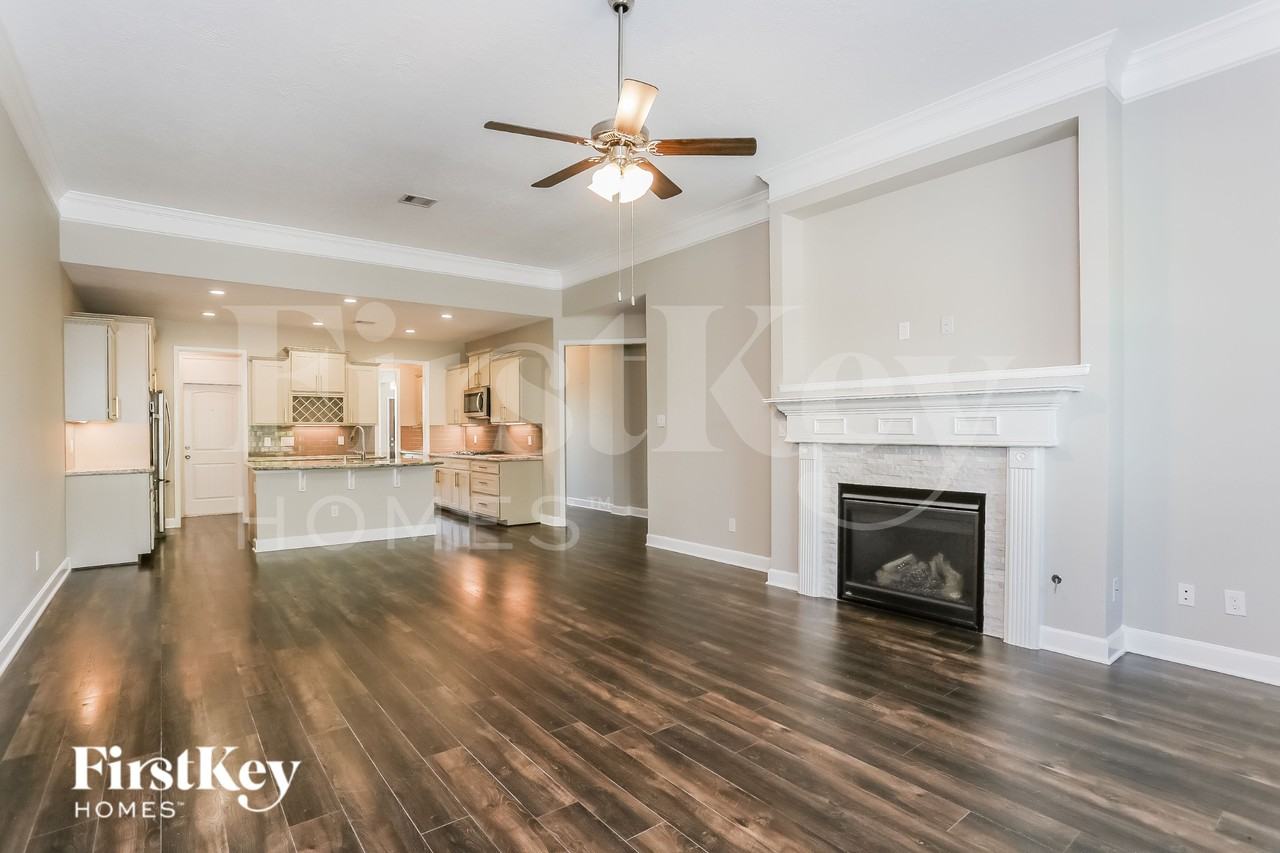 9923 Oaklawn Dr - Photo 5 of 18