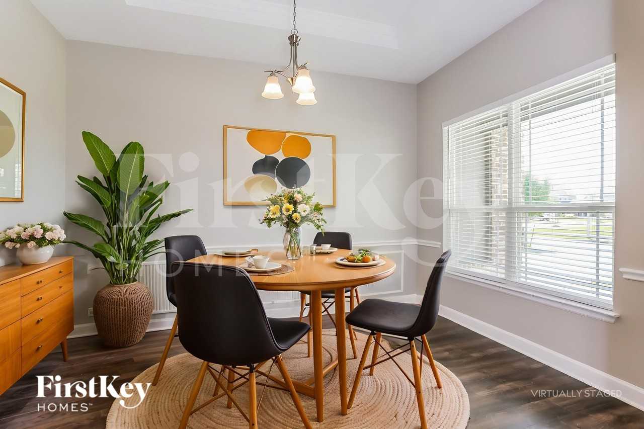 9923 Oaklawn Dr - Photo 7 of 18