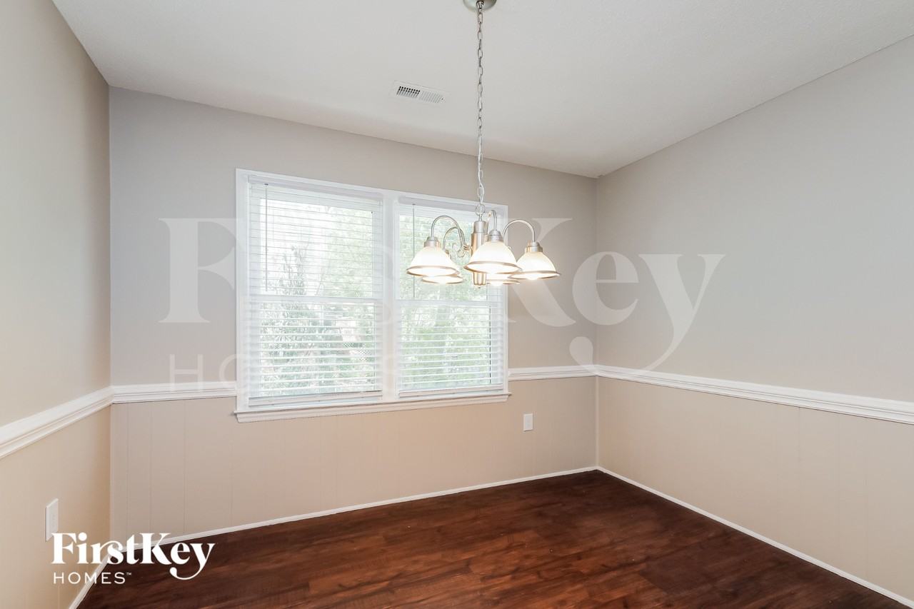 4914 Chestnut Lake Dr - Photo 3 of 15