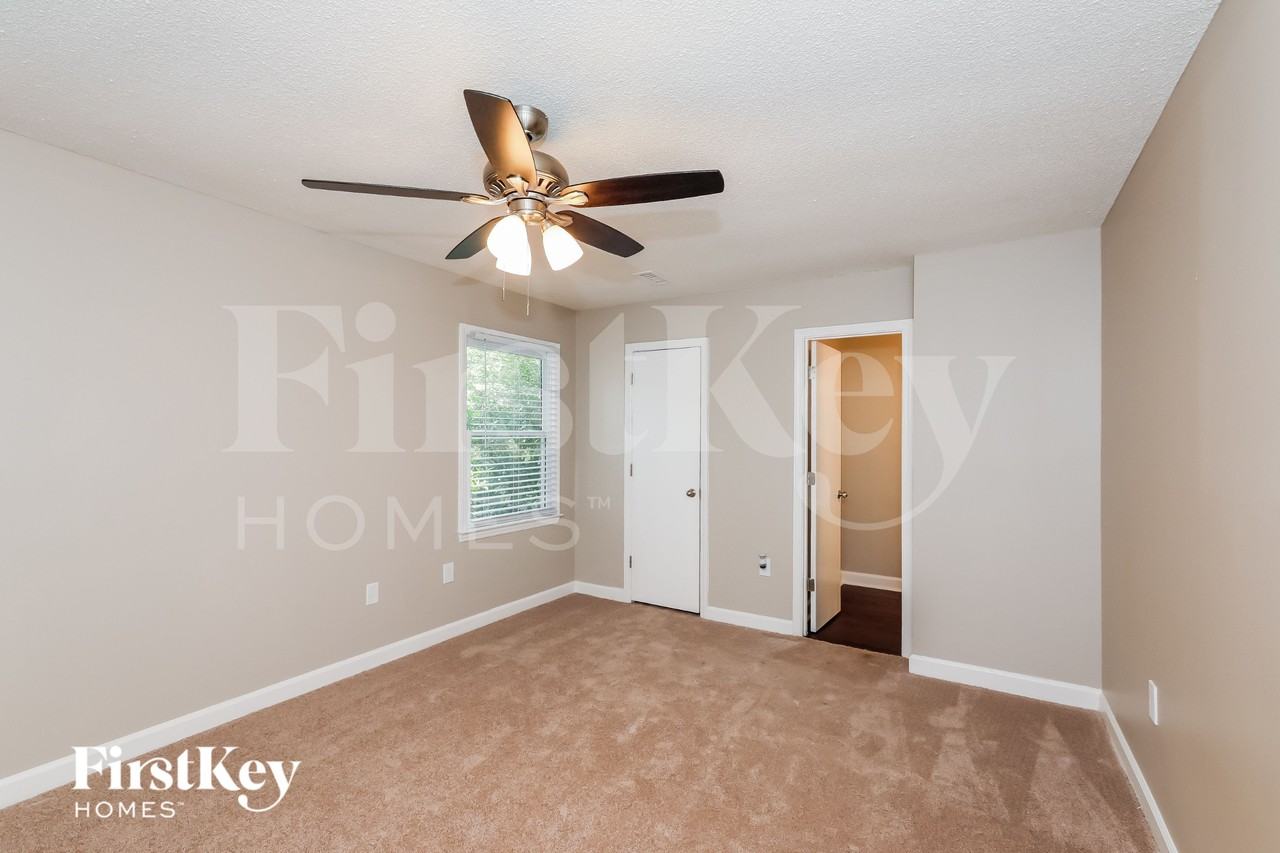 4914 Chestnut Lake Dr - Photo 7 of 15