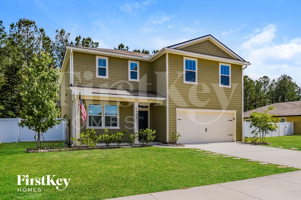 6944 Sandle Dr - Photo 2 of 15