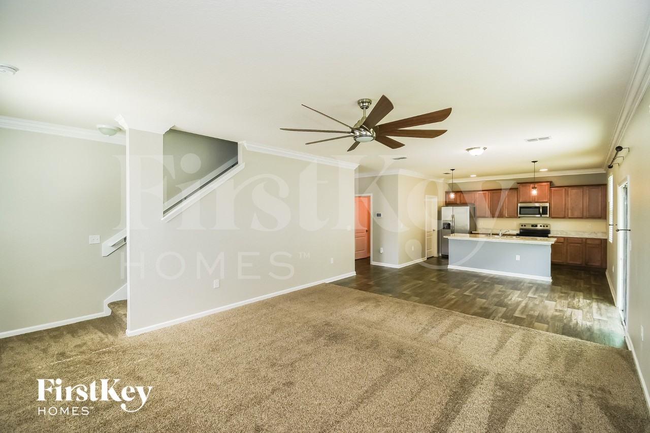 6944 Sandle Dr - Photo 7 of 15