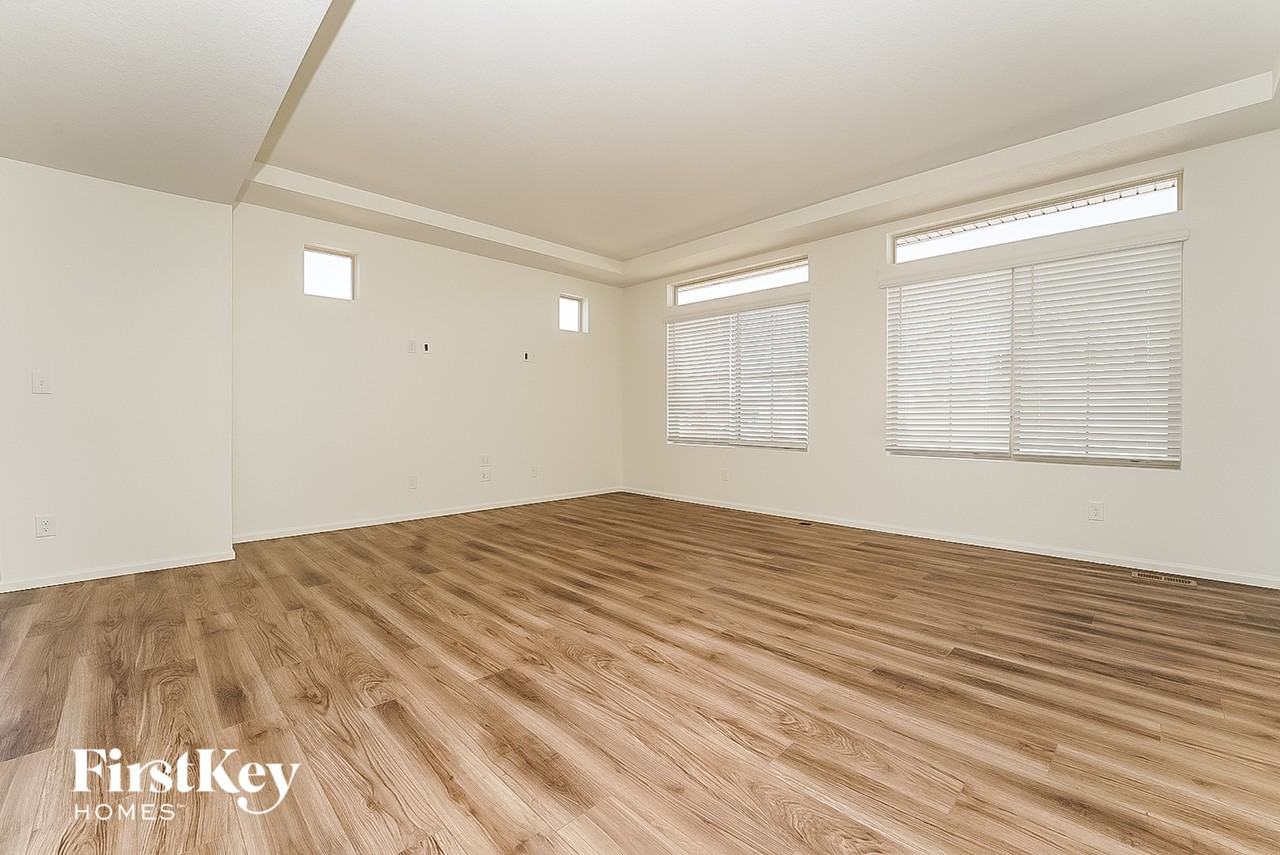 10073 Yampa Ct - Photo 3 of 13