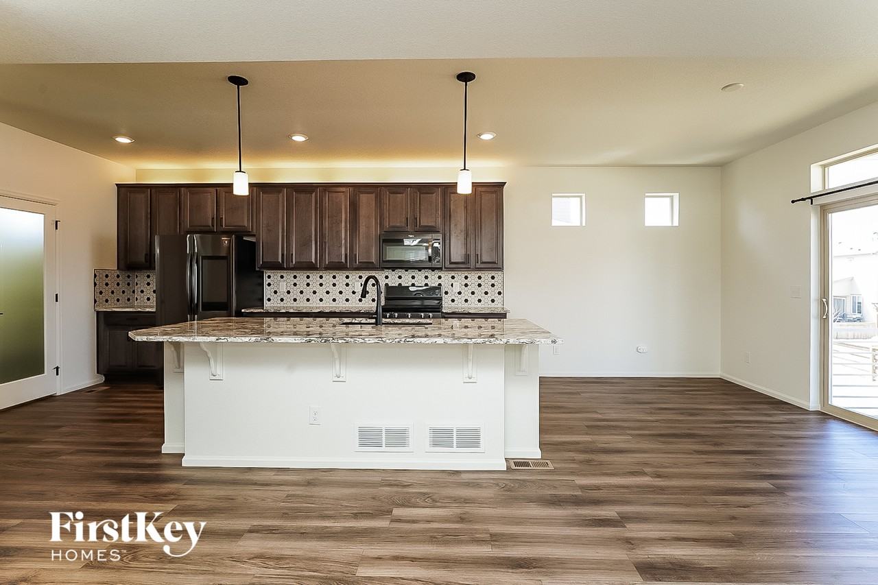 10073 Yampa Ct - Photo 4 of 13