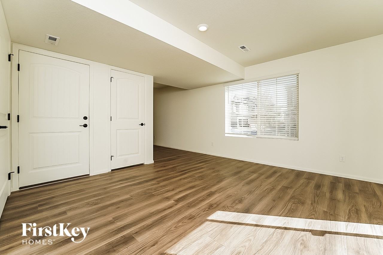 10073 Yampa Ct - Photo 6 of 13