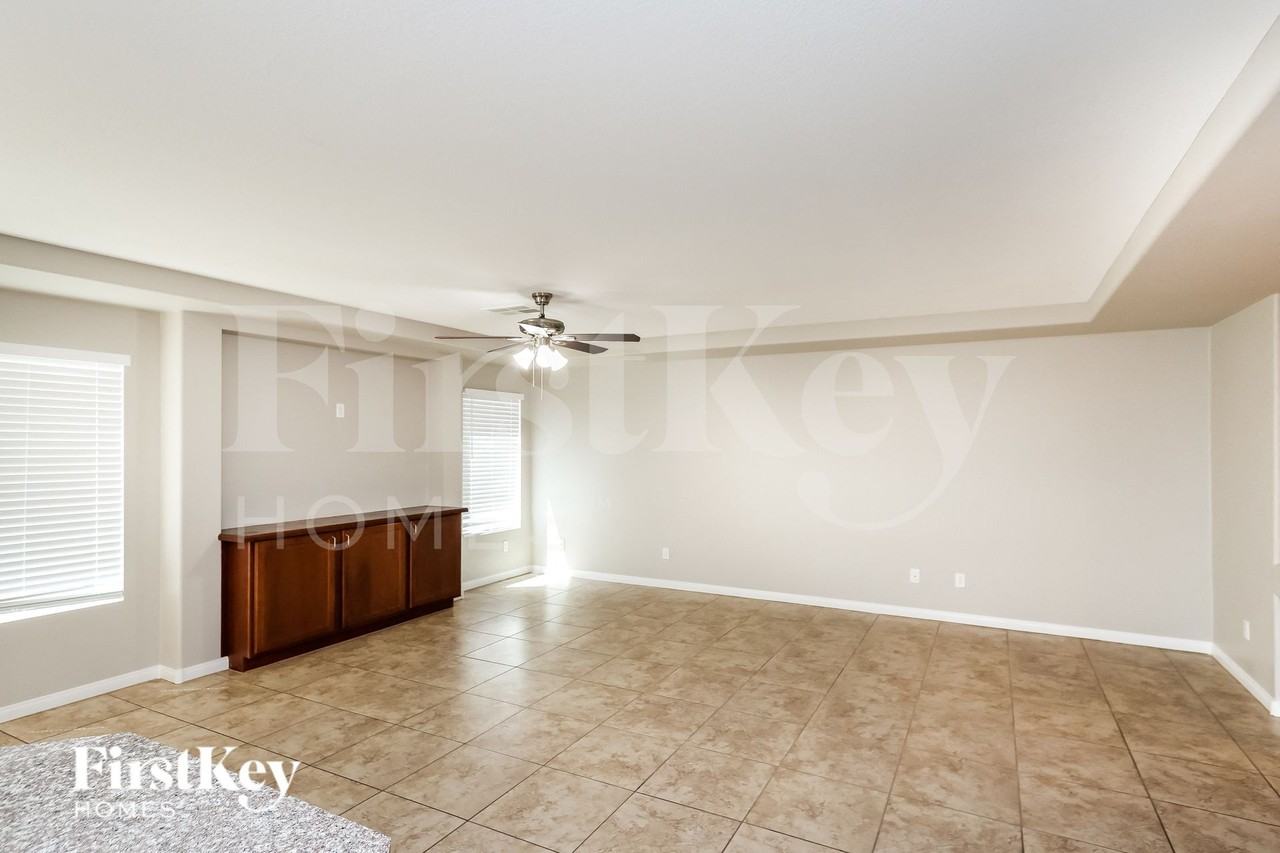 6703 Treble Clef Ave - Photo 5 of 15