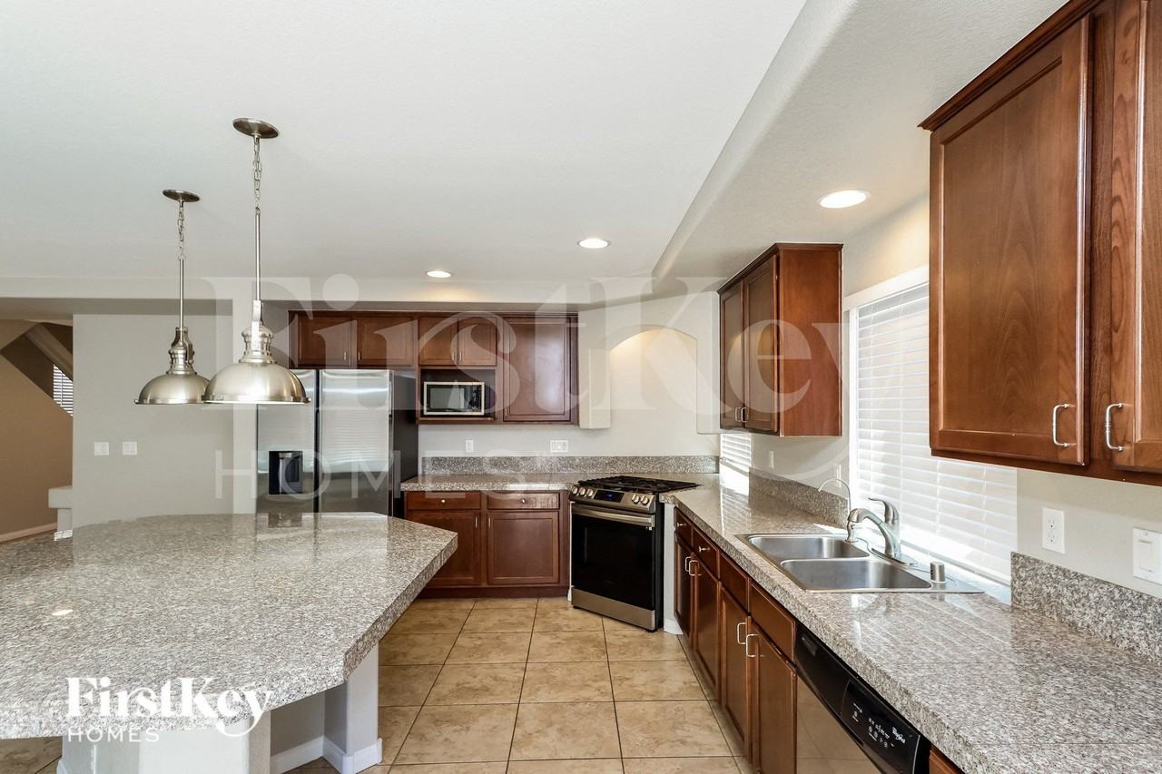 6703 Treble Clef Ave - Photo 6 of 15