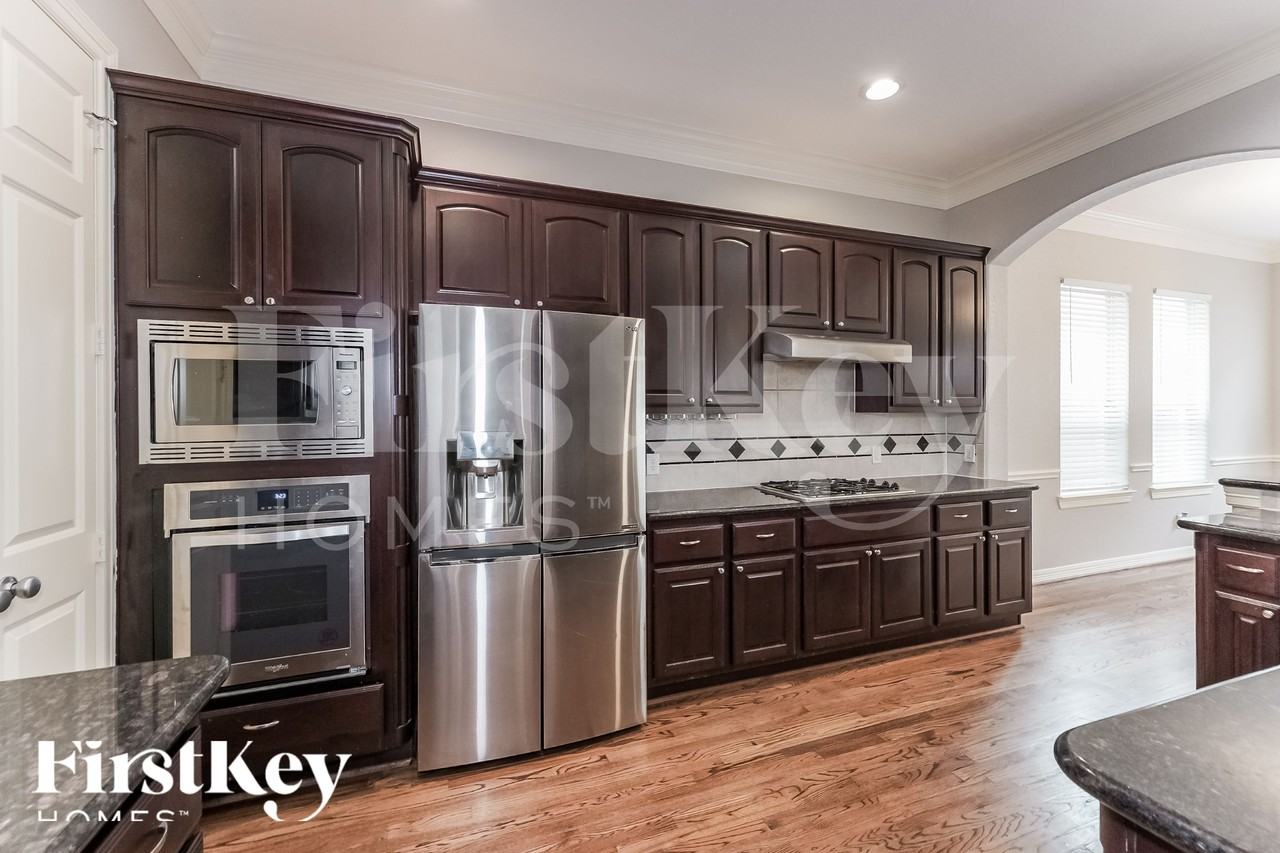 3215 Holly Thicket Dr - Photo 6 of 18