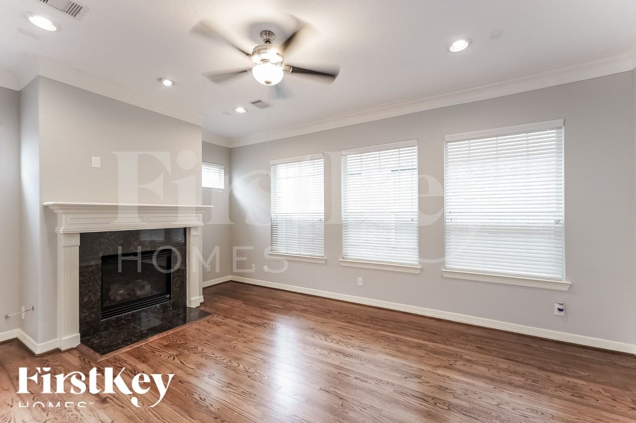 3215 Holly Thicket Dr - Photo 7 of 18