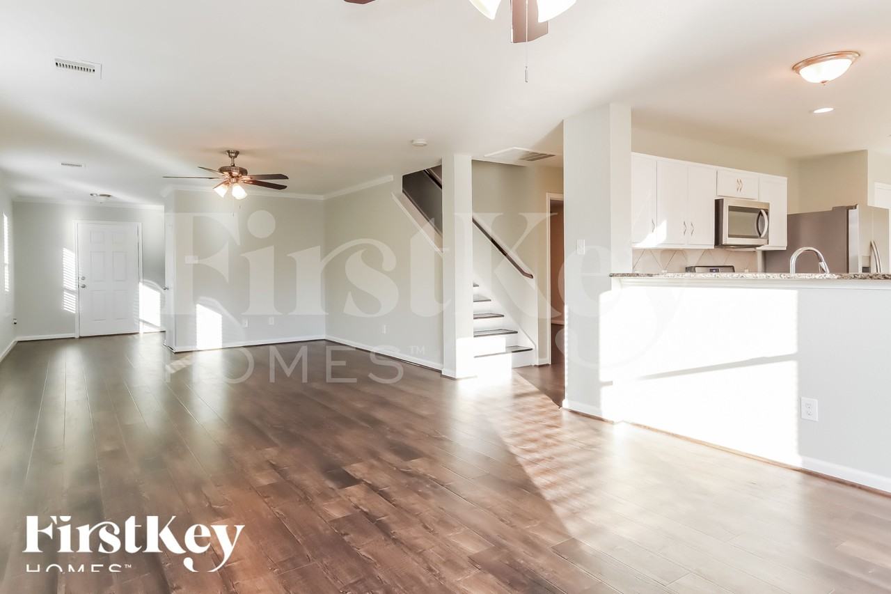 12919 Belmont Legend Ct - Photo 5 of 18