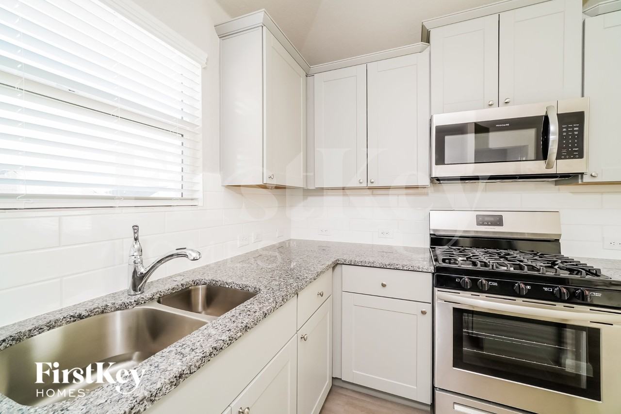 13010 Thyme Way - Photo 7 of 15