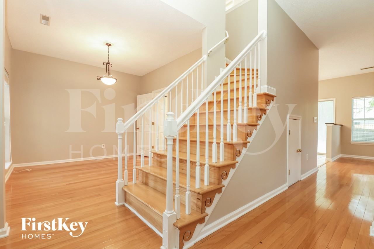 103 Monsarret Ln - Photo 2 of 15