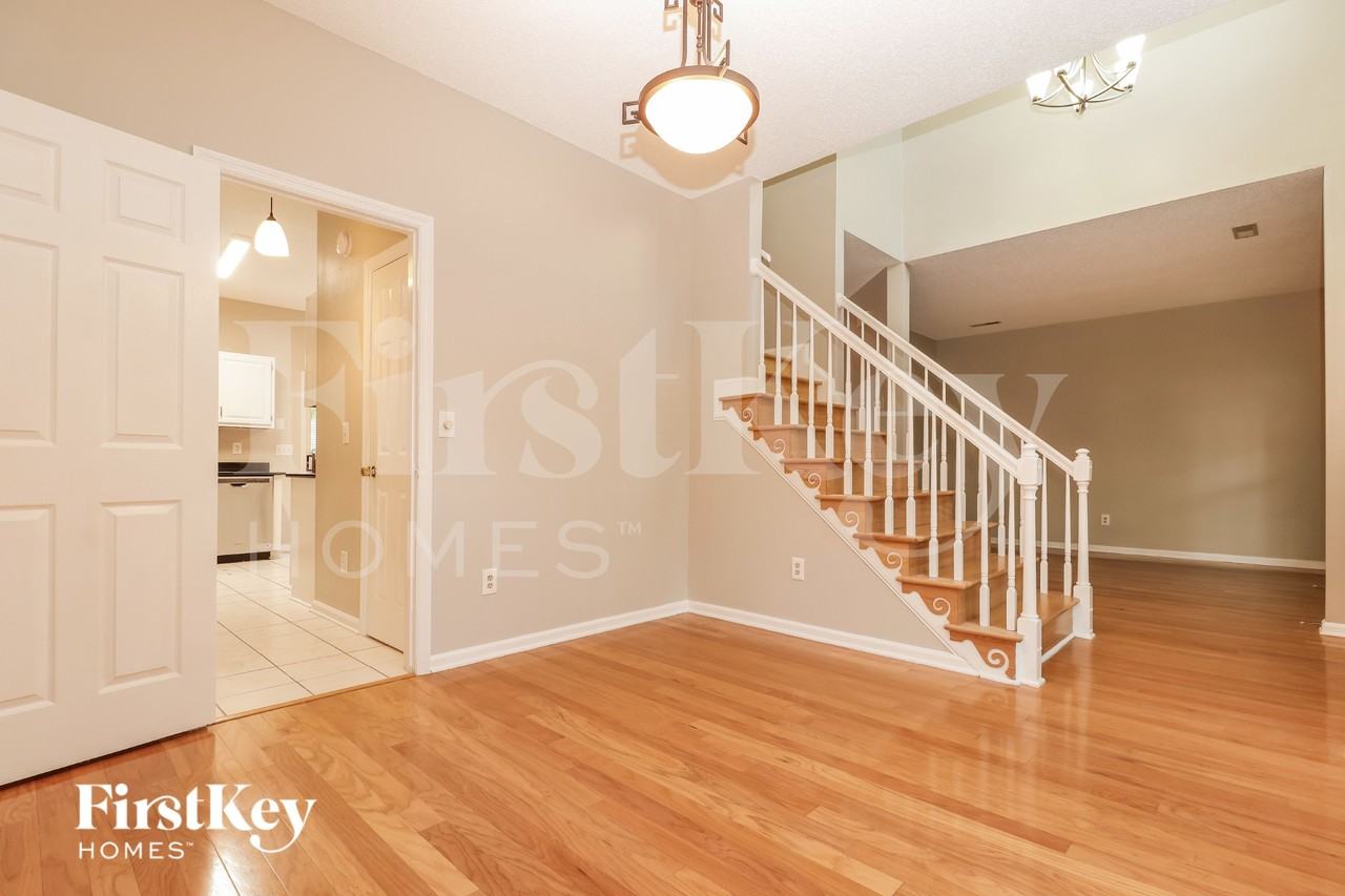 103 Monsarret Ln - Photo 4 of 15