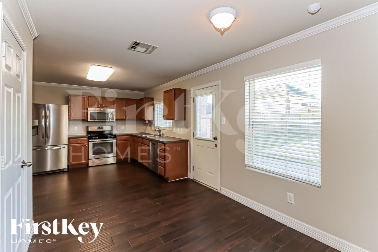 3147 Upland Spring Trce - Photo 6 of 18