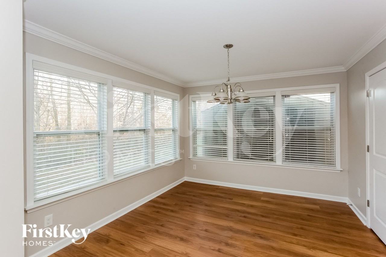 131 Tilton Dr - Photo 5 of 15