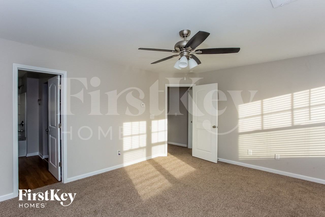 131 Tilton Dr - Photo 7 of 15