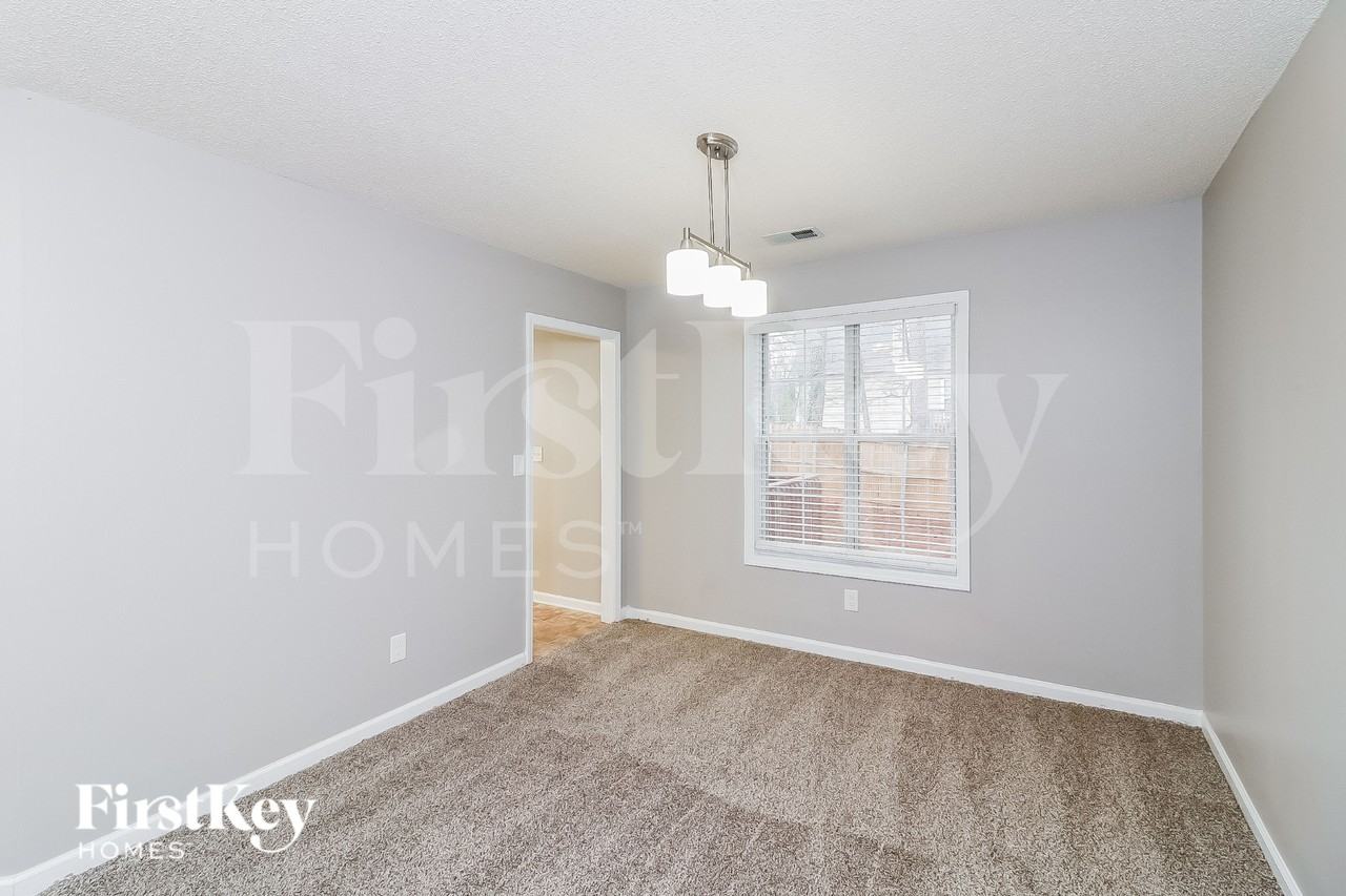 4912 Baker Ridge Pl - Photo 5 of 15