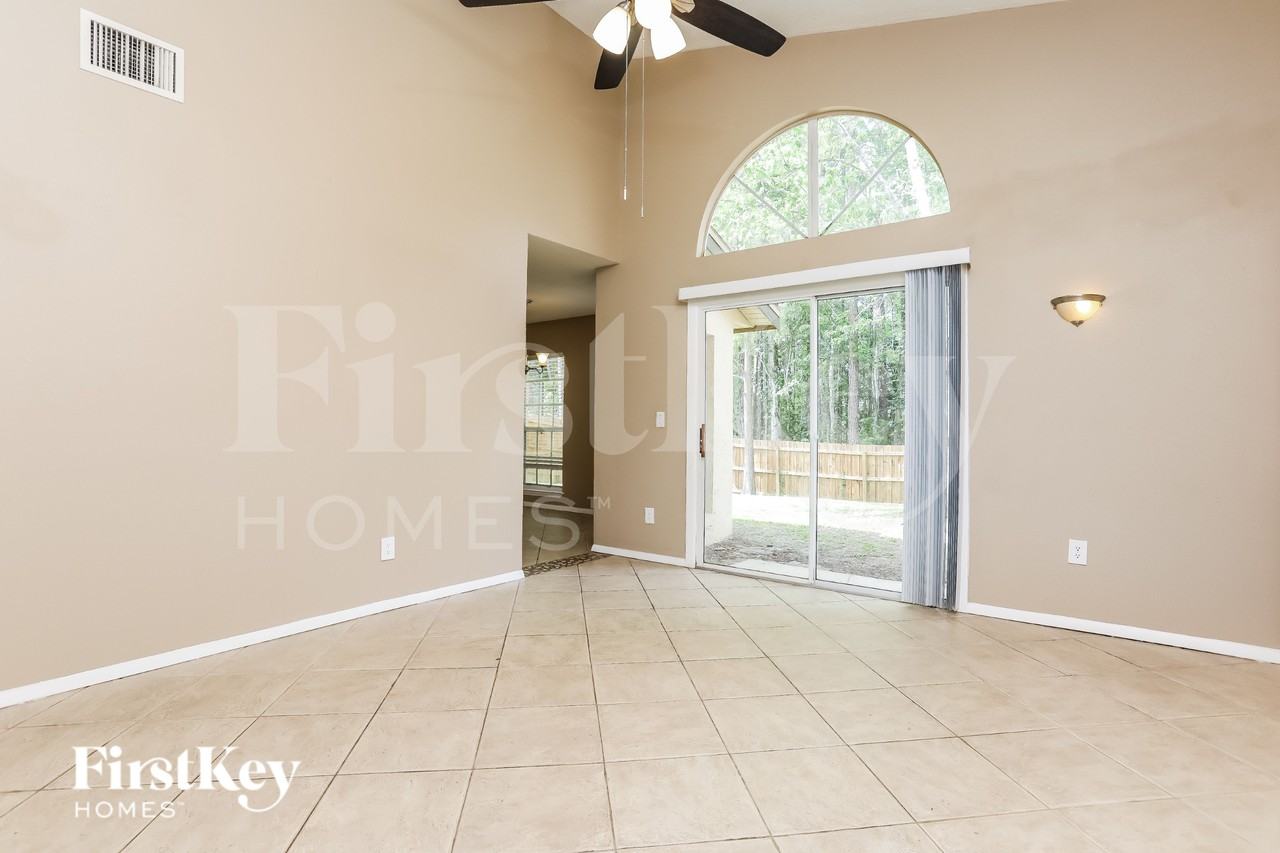 10573 Satinwood Cir - Photo 3 of 15