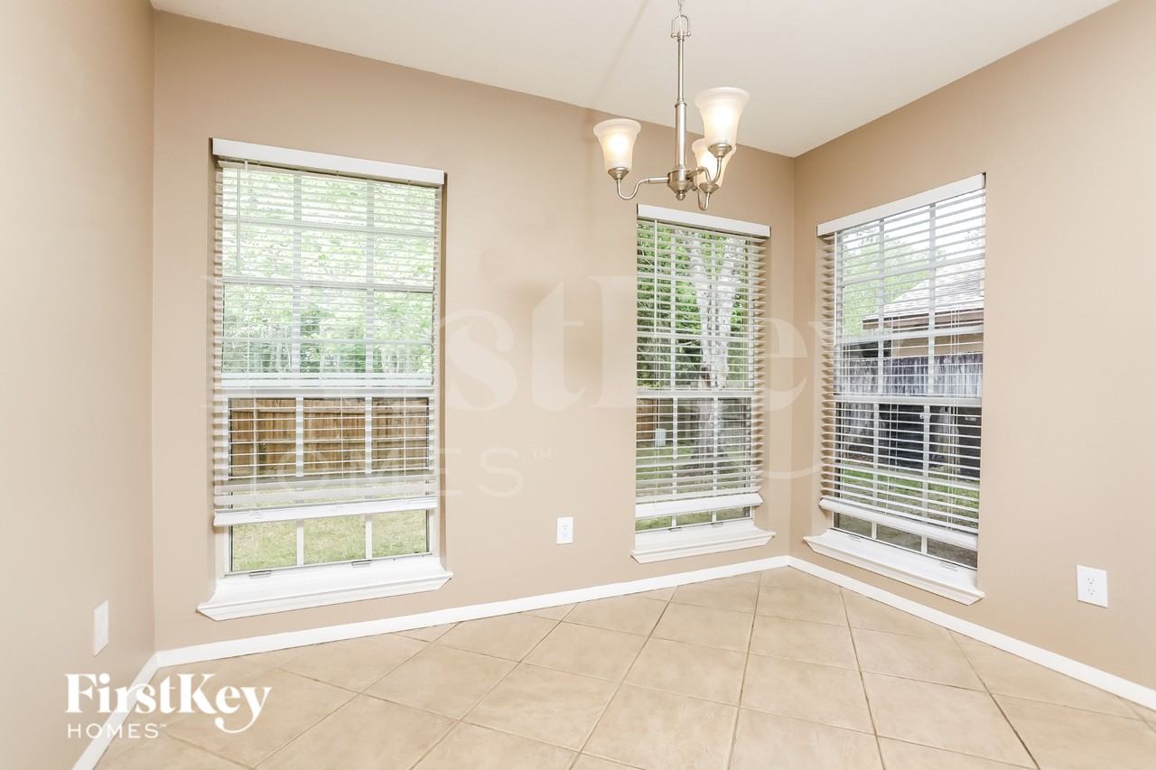 10573 Satinwood Cir - Photo 6 of 15