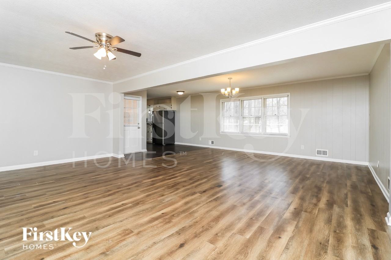 581 Carlouetta Rd Sw - Photo 3 of 18