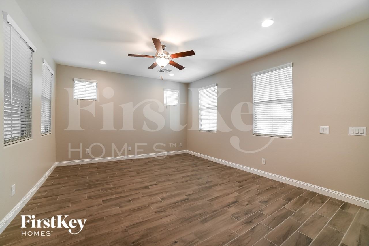 263 N Sunrise - Photo 2 of 15