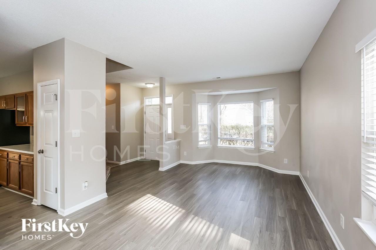 6020 Carriage Oaks Dr - Photo 6 of 16