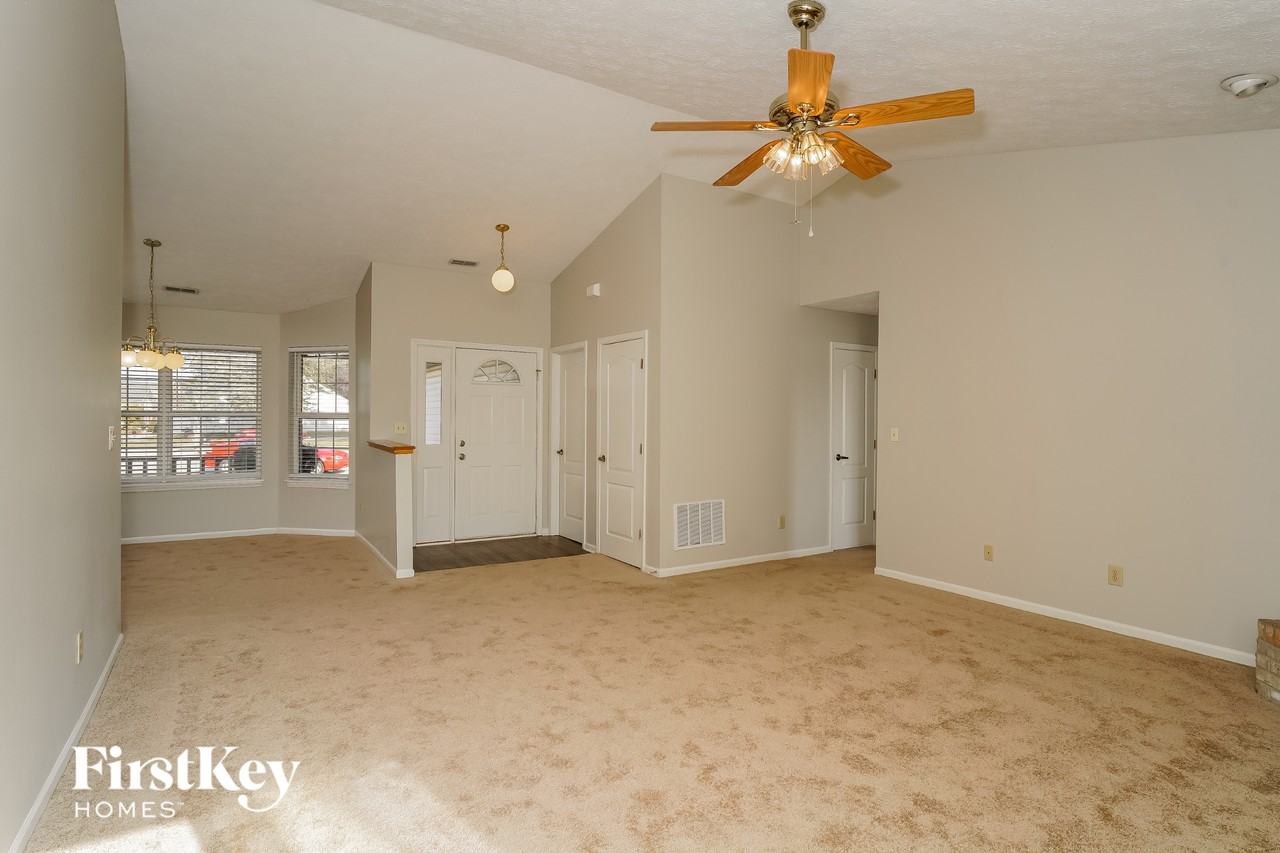 1489 Mimosa Ct - Photo 4 of 15