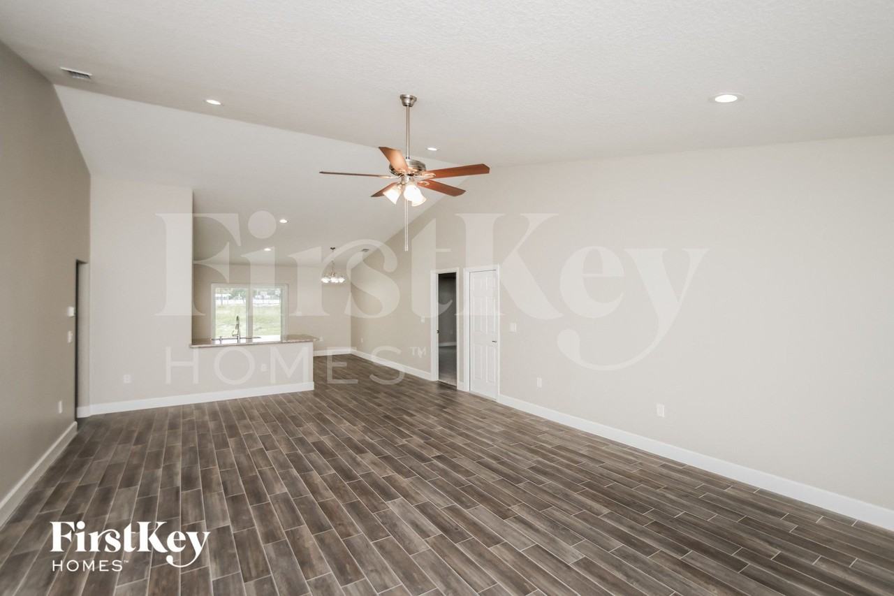 918 Armstrong Rd Se - Photo 4 of 15