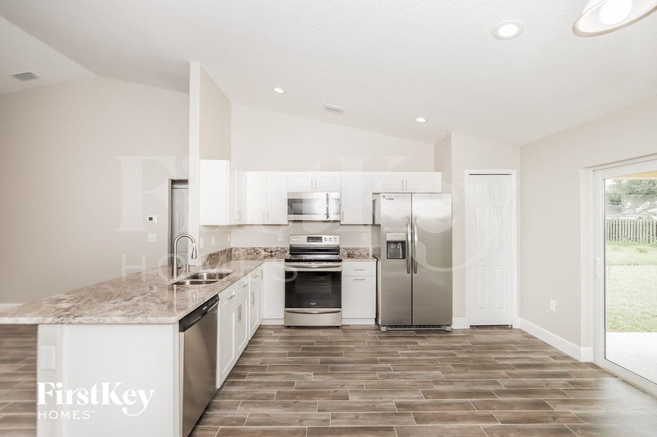 918 Armstrong Rd Se - Photo 6 of 15