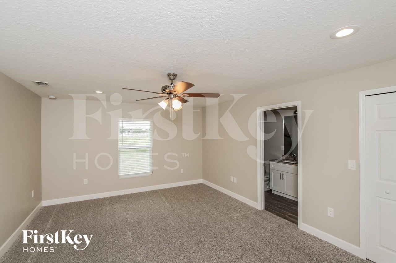 918 Armstrong Rd Se - Photo 7 of 15