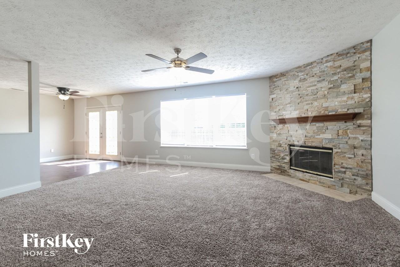 6009 Copeland Lakes Dr - Photo 2 of 15